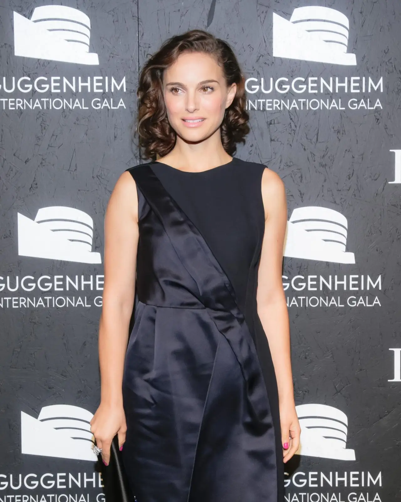 NATALIE PORTMAN PHOTOS AT 2013 GUGGENHEIM INTERNATIONAL GALA